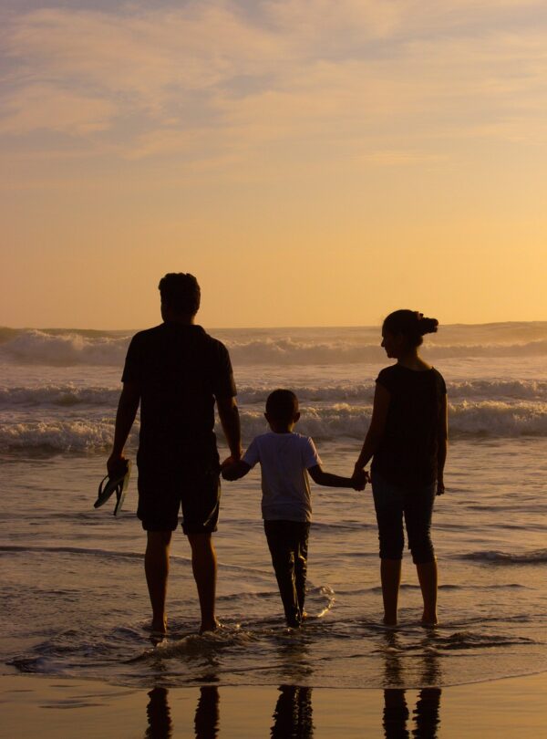 beach, family, silhouettes, love, couple, kid, family silhouette, sunset, india, kerala, dusk, nature, twilight, shore, seashore, family vacation
